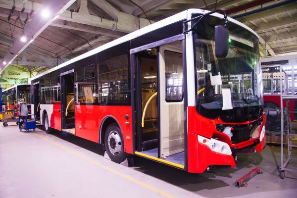 metro vs bus transportation